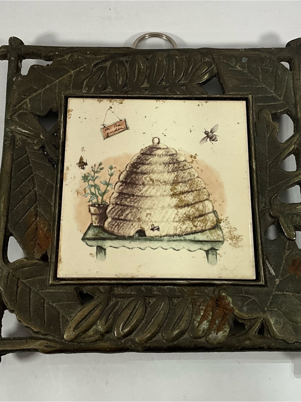 Pfaltzgraff Naturewood Cast Iron Trivet w/ Ceramic Tile Bee Skep Hive Leaves!